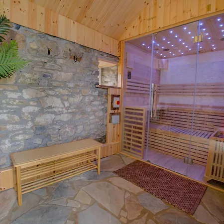 Margaret's Cabin, Log With Hot Tub & Bay View, Carrigart Letterkenny