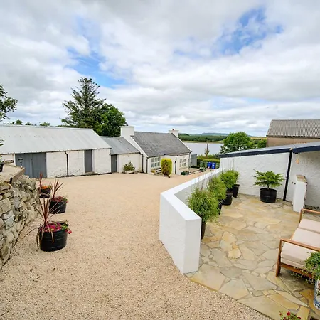 Apartmán Margaret's Cabin, Log With Hot Tub & Bay View, Carrigart Letterkenny