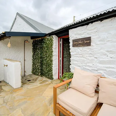 Luxury Log With Private Hot Tub & Sea Views