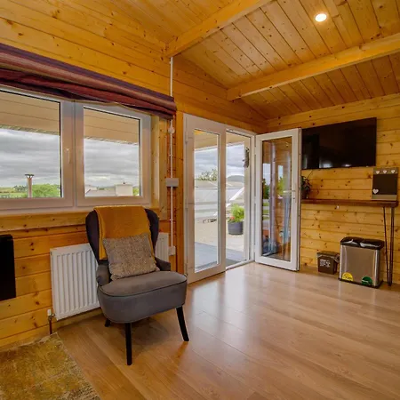 Luxury Log With Private Hot Tub & Sea Views Apartamento