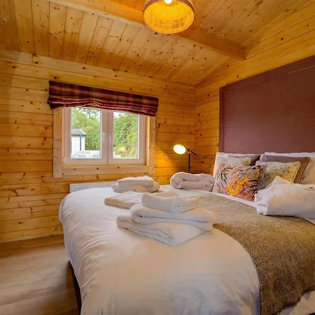 Luxury Log With Private Hot Tub & Sea Views Apartamento