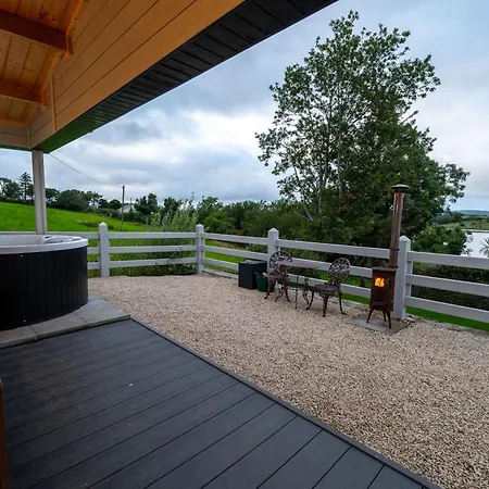 Luxury Log With Private Hot Tub & Sea Views * Letterkenny