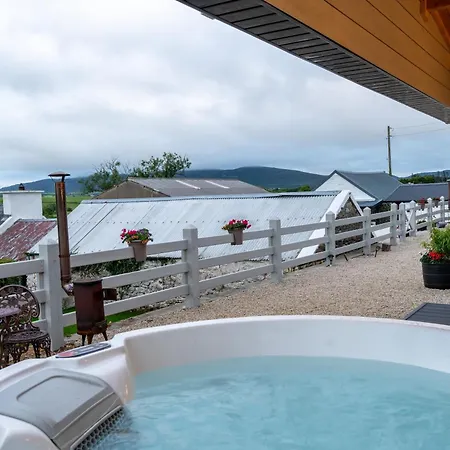 דירה Margaret's Cabin, Log With Hot Tub & Bay View, Carrigart