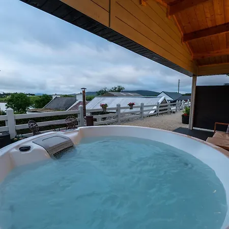 דירה Margaret's Cabin, Log With Hot Tub & Bay View, Carrigart