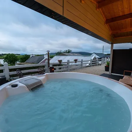 דירה Margaret's Cabin, Log With Hot Tub & Bay View, Carrigart *