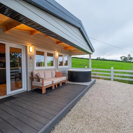 Luxury Log With Private Hot Tub & Sea Views Letterkenny