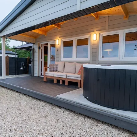 Apartmán Margaret's Cabin, Log With Hot Tub & Bay View, Carrigart *