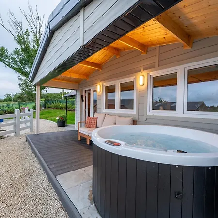 דירה Margaret's Cabin, Log With Hot Tub & Bay View, Carrigart