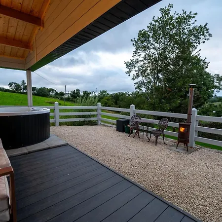 Apartmán Margaret's Cabin, Log With Hot Tub & Bay View, Carrigart Letterkenny