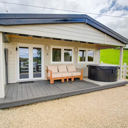 Luxury Log With Private Hot Tub & Sea Views Apartamento *