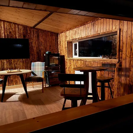 Margaret's Cabin, Log With Hot Tub & Bay View, Carrigart 아파트 *