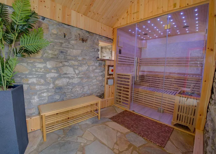 Luxury Log With Private Hot Tub & Sea Views Letterkenny
