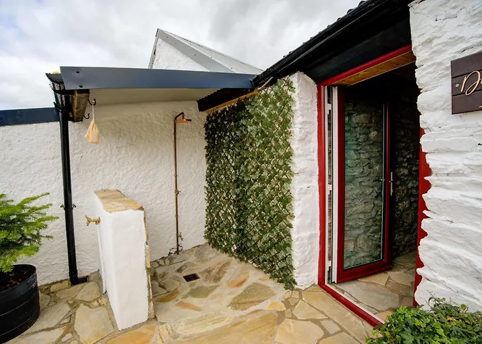 Luxury Log With Private Hot Tub & Sea Views * Леттеркенни