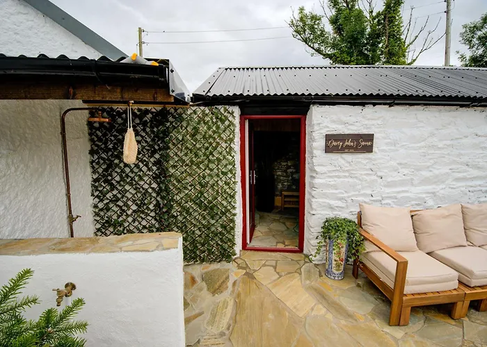 Luxury Log With Private Hot Tub & Sea Views * Леттеркенни