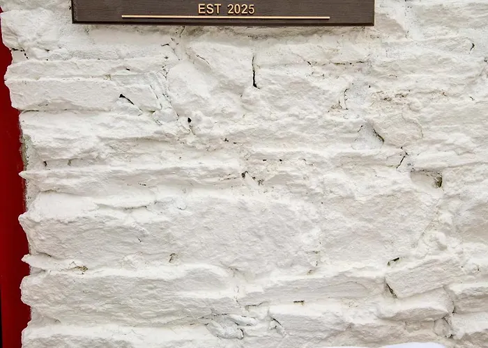 Luxury Log With Private Hot Tub & Sea Views