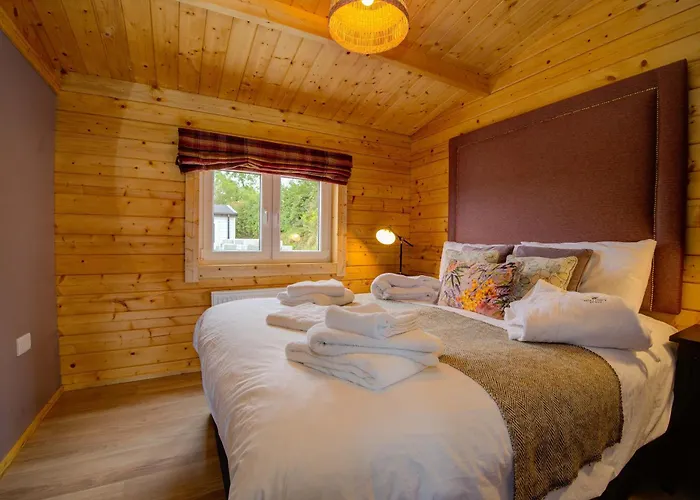 Luxury Log With Private Hot Tub & Sea Views Апартаменты