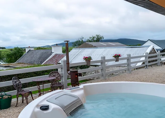 Luxury Log With Private Hot Tub & Sea Views Letterkenny