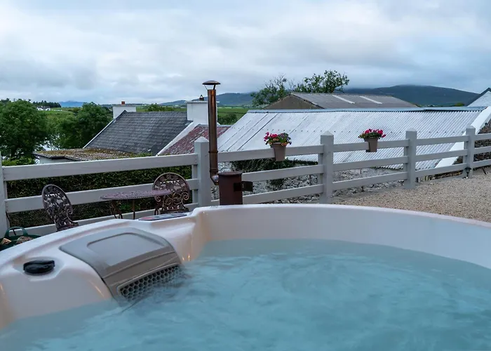 Luxury Log With Private Hot Tub & Sea Views Letterkenny