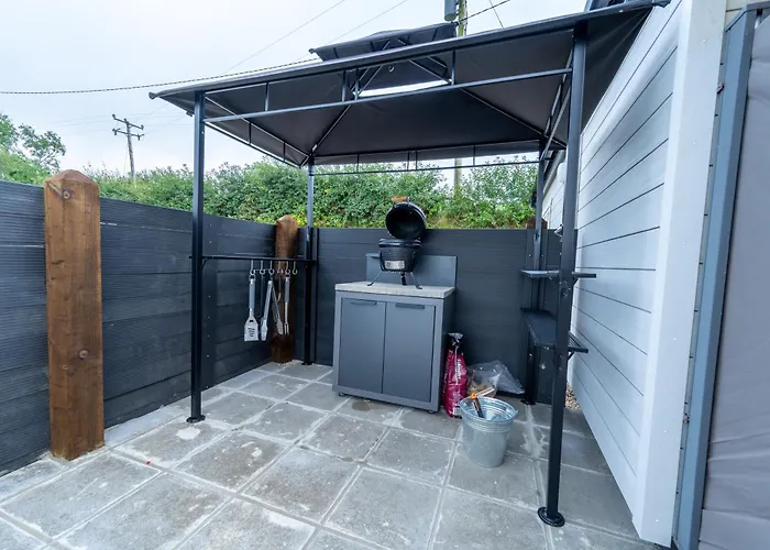 Luxury Log With Private Hot Tub & Sea Views Апартаменты