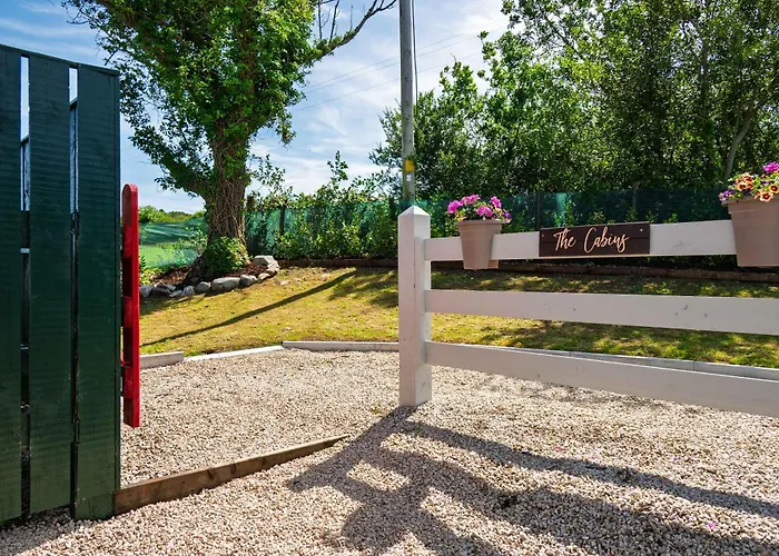 Luxury Log With Private Hot Tub & Sea Views Апартаменты