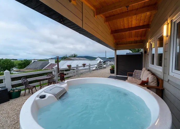 Luxury Log With Private Hot Tub & Sea Views Apartament *